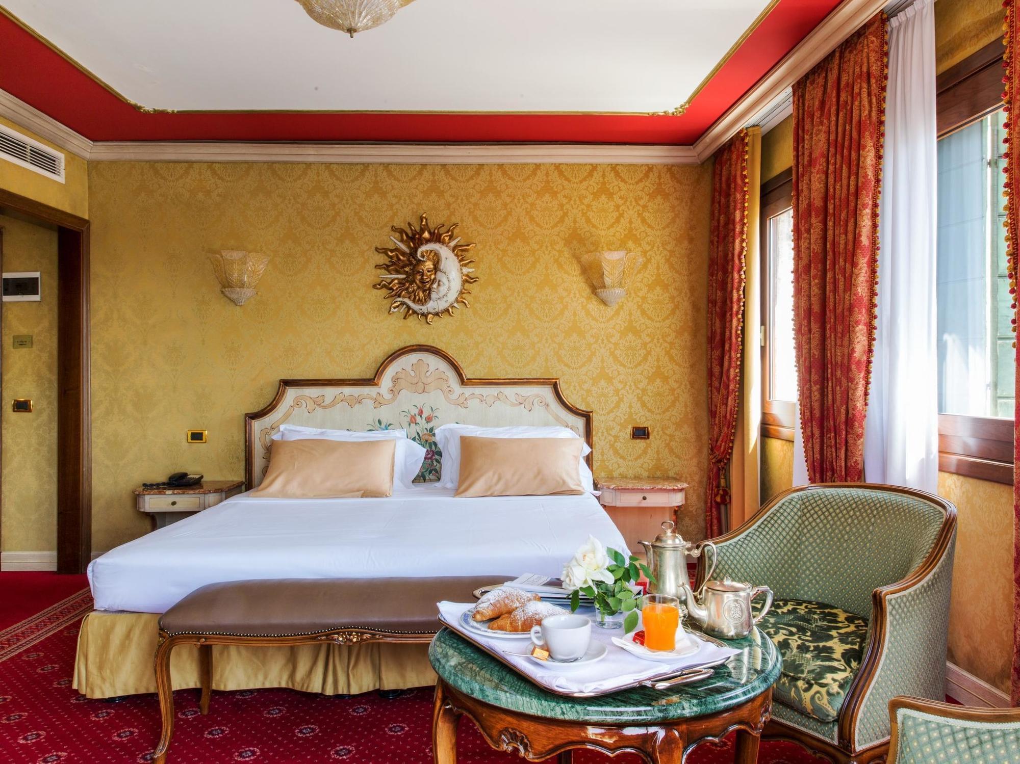 Nh Santa Lucia 4*